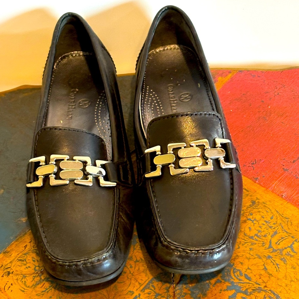 cole Haan black loafers with silver chain buckle size 6/7